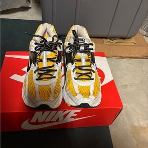 Nike Kids Black and Yellow Sneakers